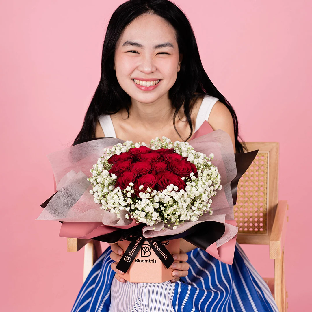 Aphrodite Red Rose Flower Box - Image 4