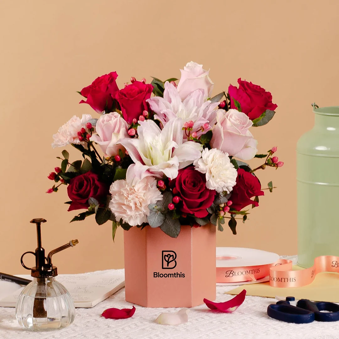 Beatrice Rose Lily Flower Box - Image 3