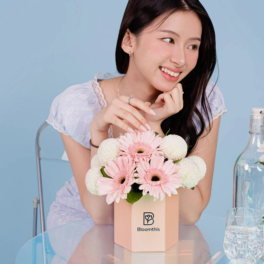 Grace Pink Gerbera Flower Box - Image 4