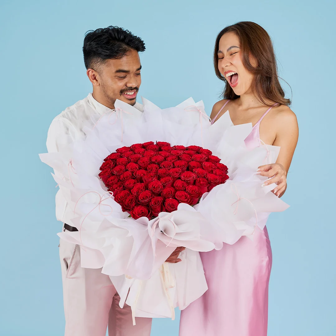 Lyndi Red Rose Heart Bouquet - Image 10