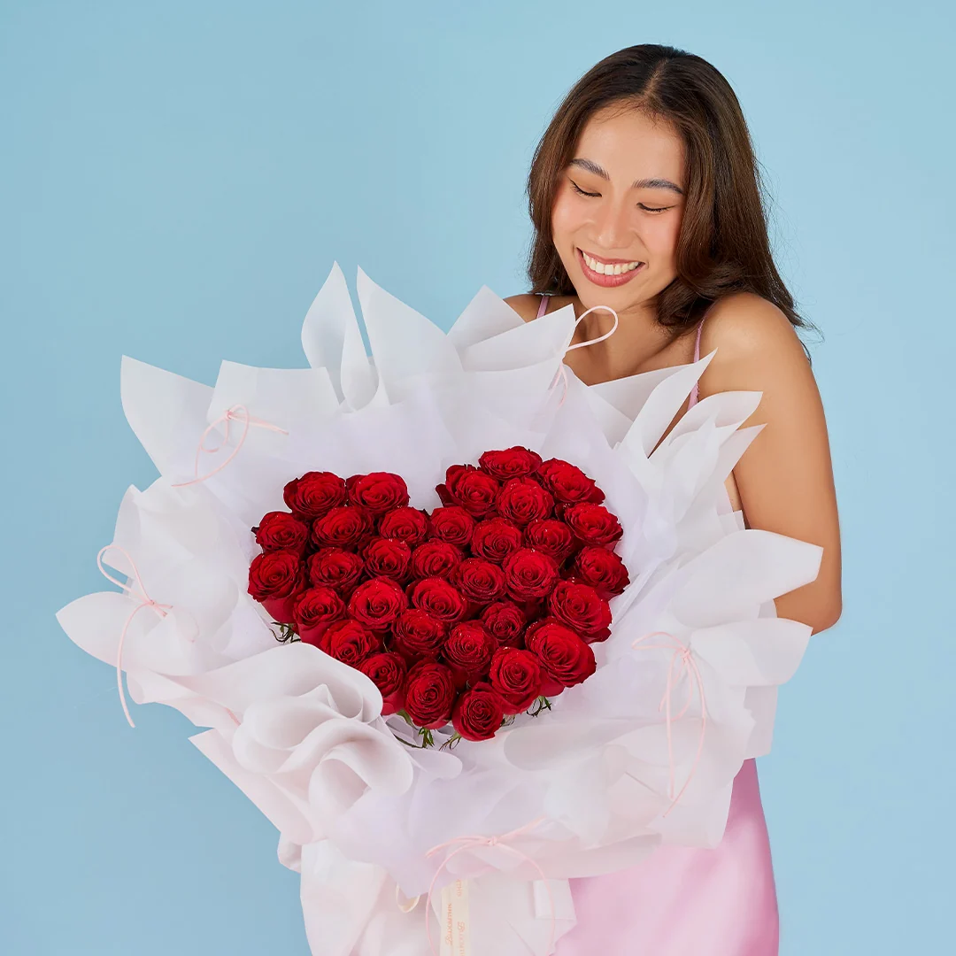 Lyndi Red Rose Heart Bouquet - Image 5