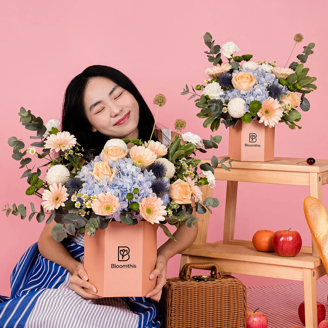 Nataniel Blue Hydrangea Flower Box - Image 6