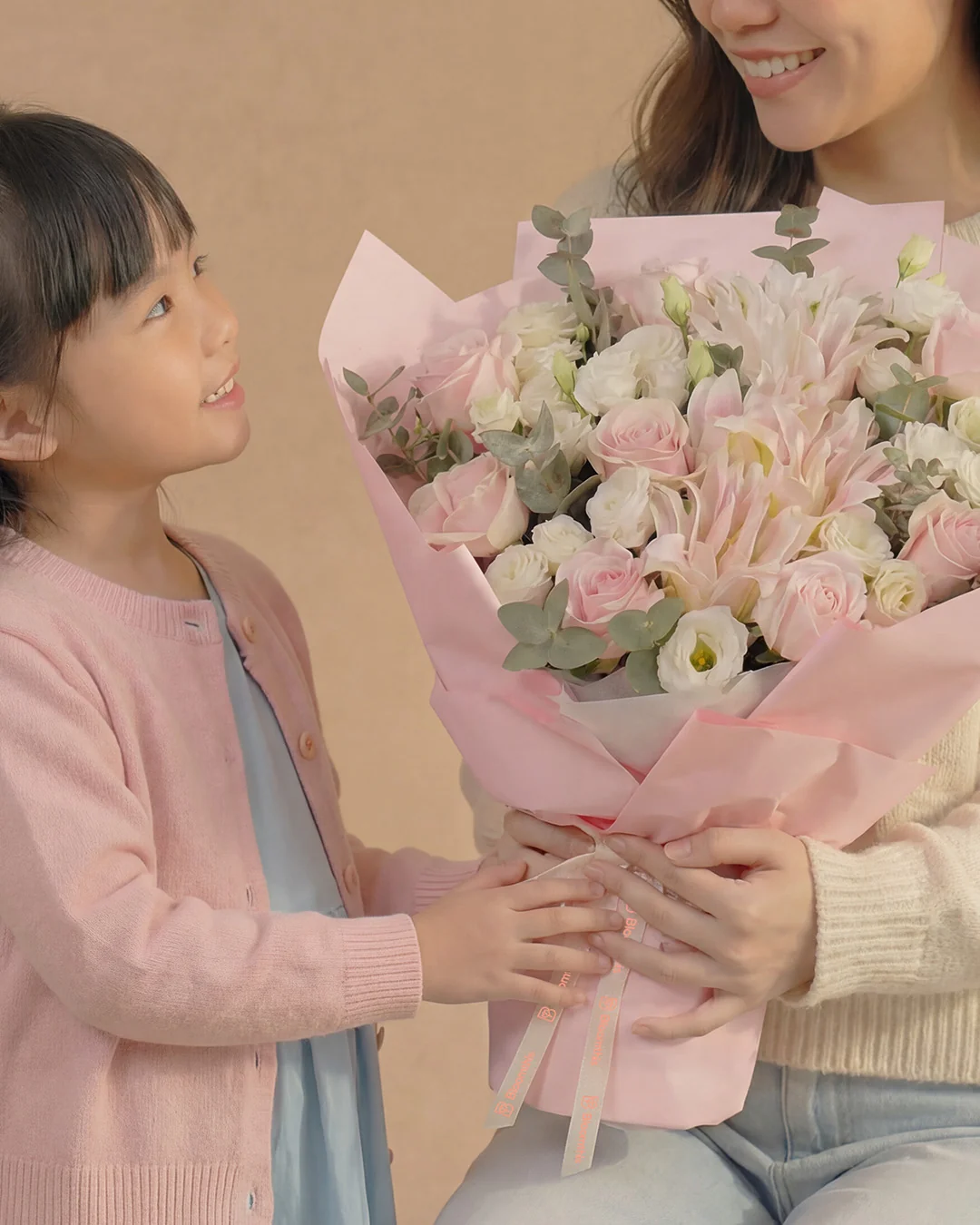 Tessa Pink Lily Bouquet - Image 4